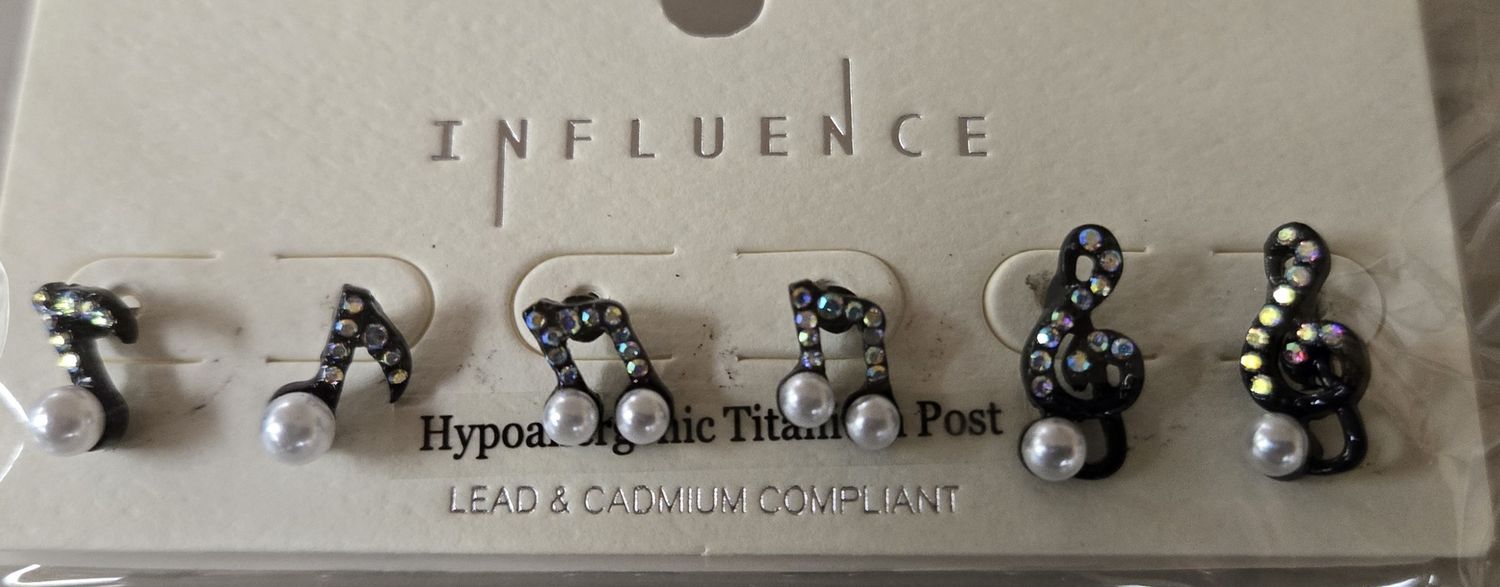 Rhinestone Paved Pearl Music Note Stud Earrings