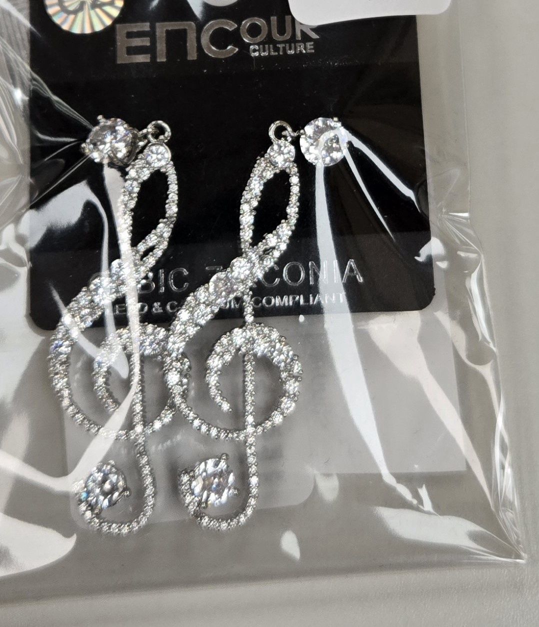 Treble Clef Music Note Dangle Earrings