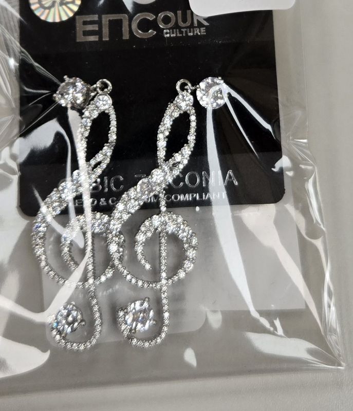 Treble Clef Music Note Dangle Earrings