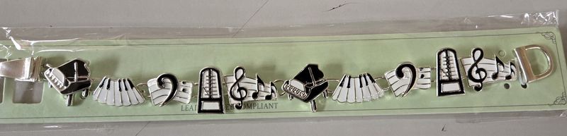 Music note &amp; piano magnetic bracelet