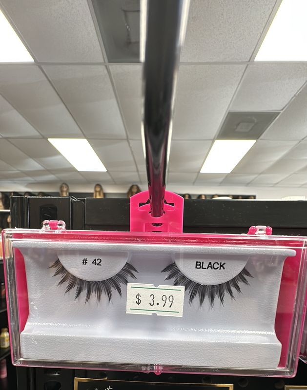 #42 Black Lashes