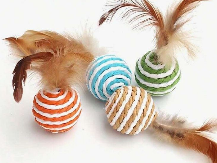 Sisal Rope Cat Toy With Feather