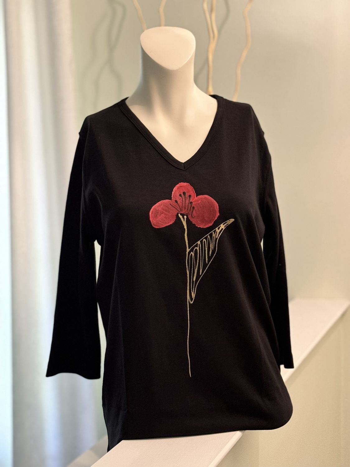 Victoria V-Neck &gt;Red Poppy&lt;