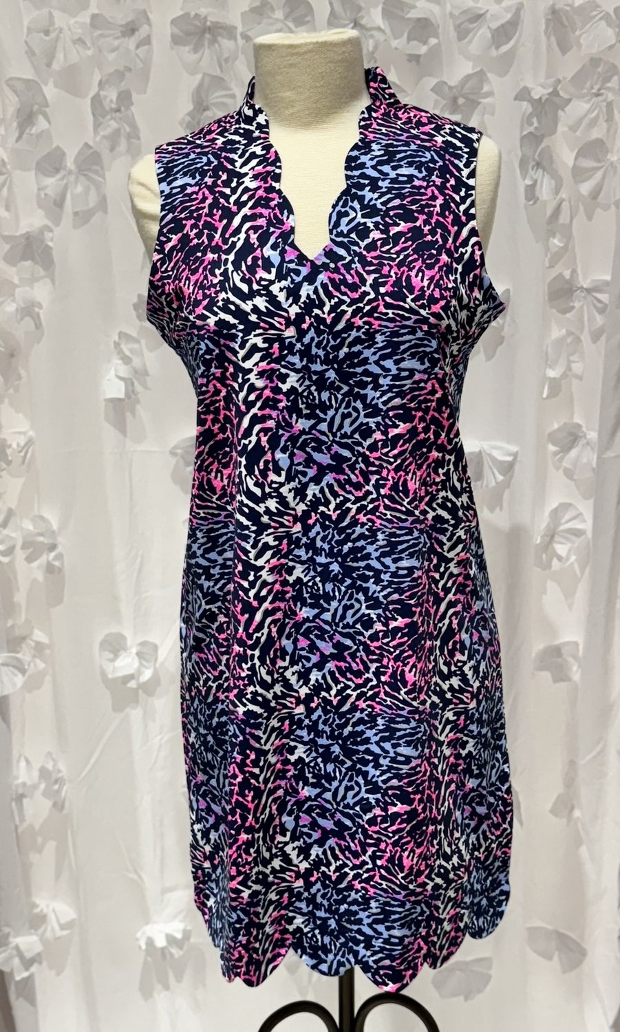 Lulu Scallop V-Neck Dress SPX4578P - AMLT