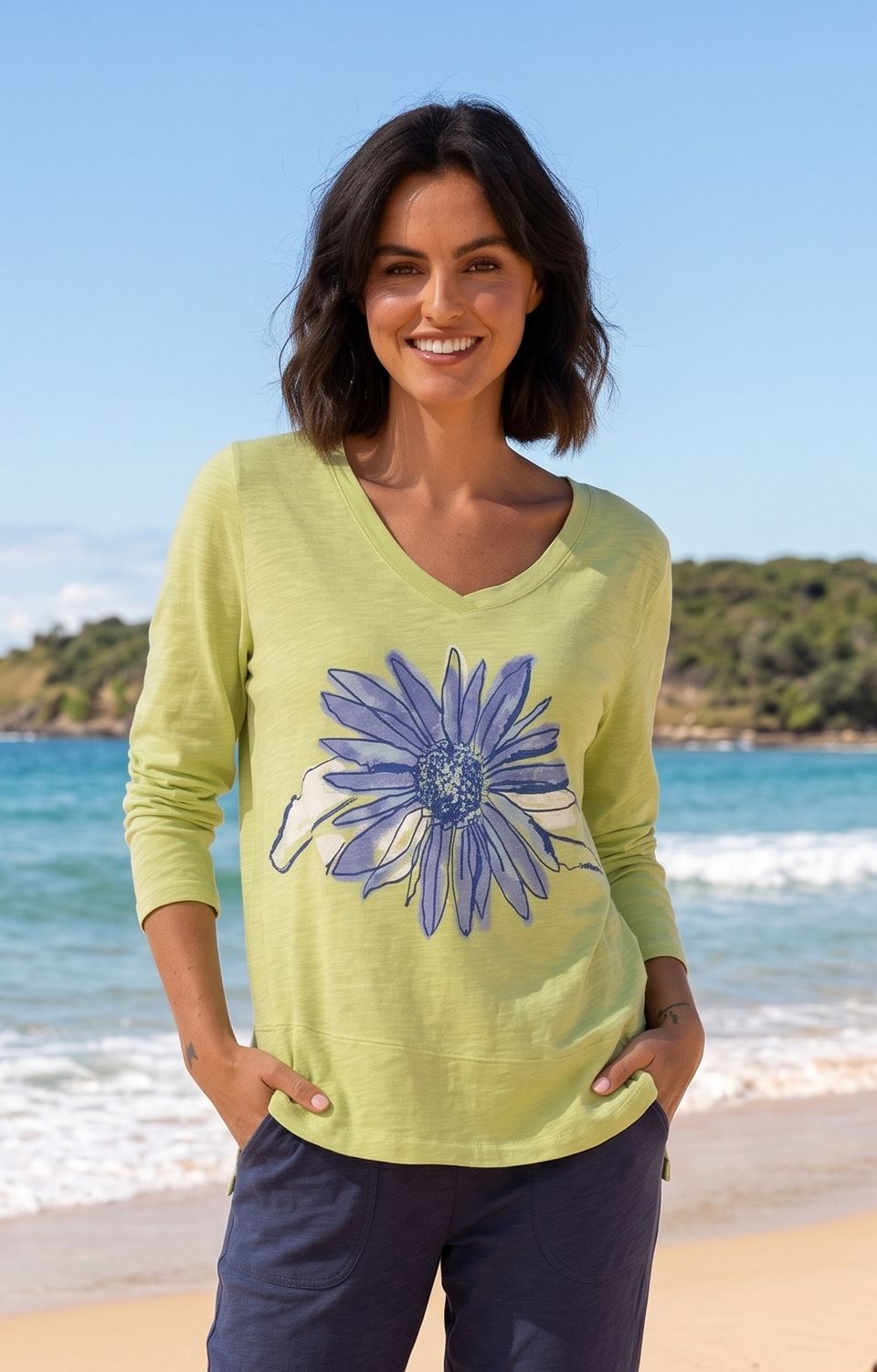 Escape Sunflower Easy V Tee 52641 - Kiwi
