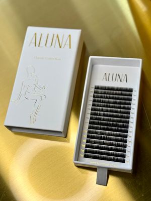 CLASSIC LASHES