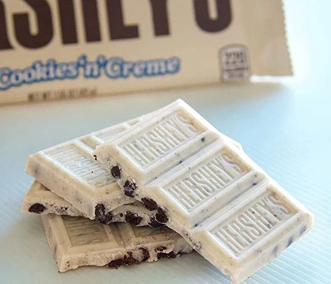 Hershey's Cookies 'n' Creme Candy Bar