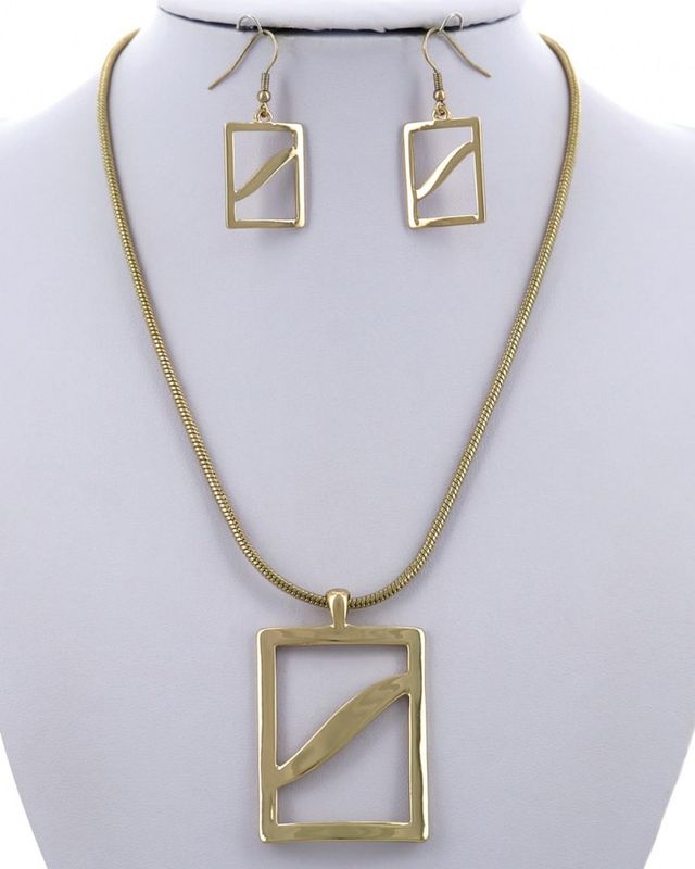 NECKLACE &amp; EARRING SET