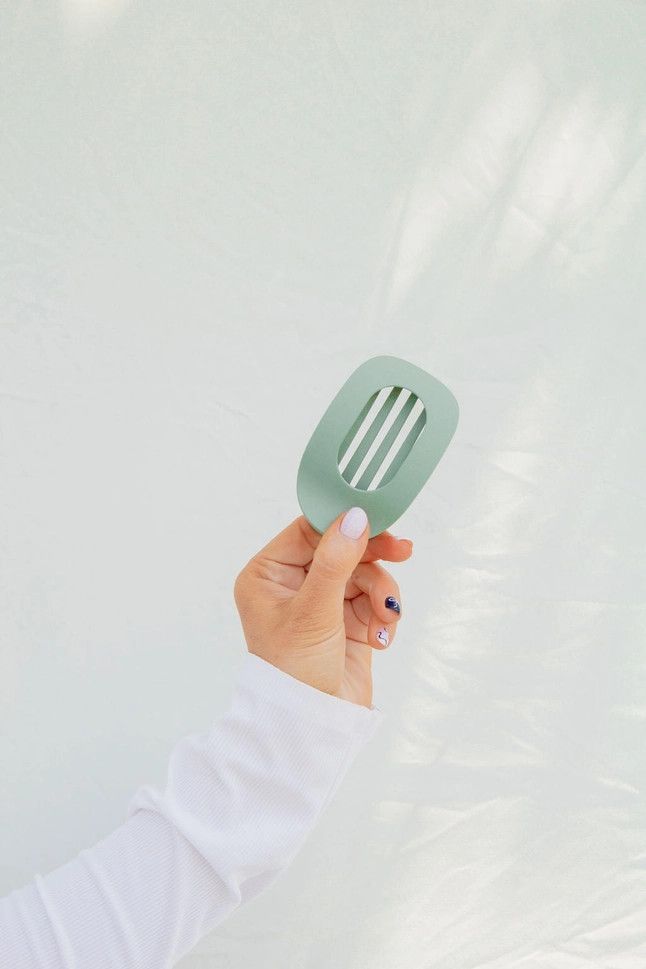 Circle Cutout Flat Claw Clip Mauve