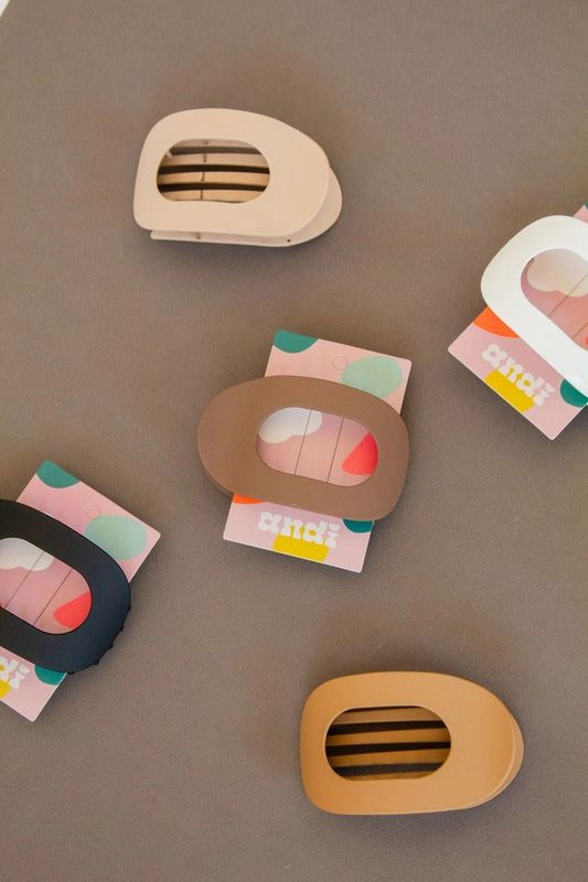 Circle Cutout Flat Claw Clip Tan