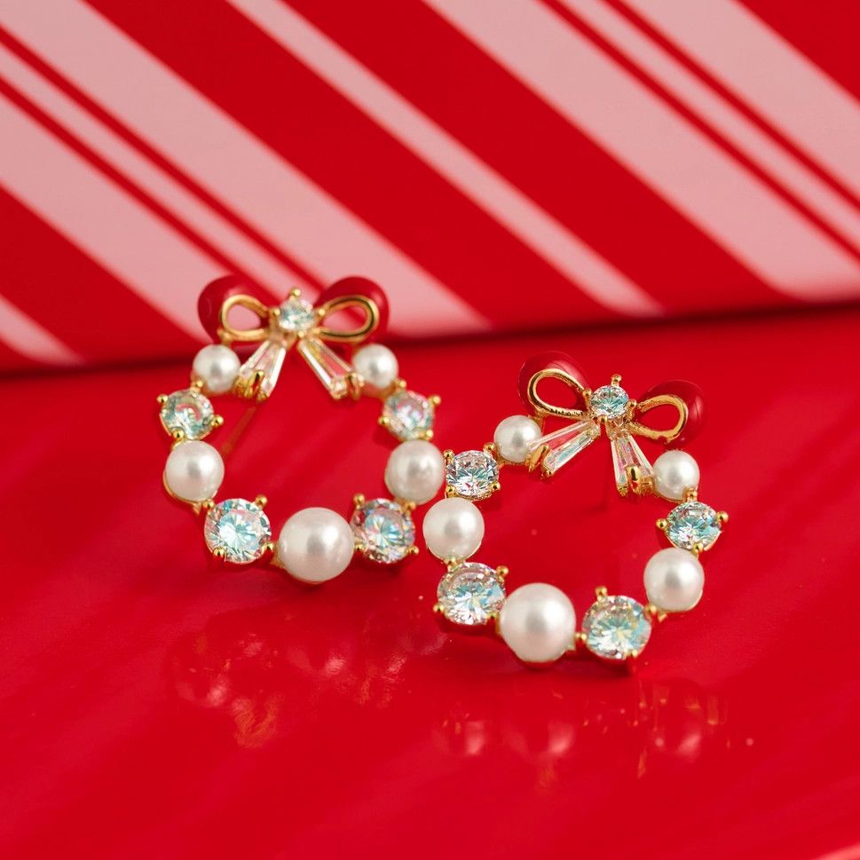 Christmas Wreath Earrings Faux Pearl Holiday Post Stud