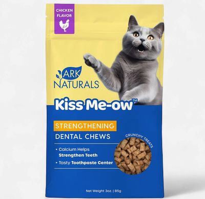 Ark Naturals Kiss Me-Ow Strengthening Chicken Dental Crunchy Cat Treats 3 oz