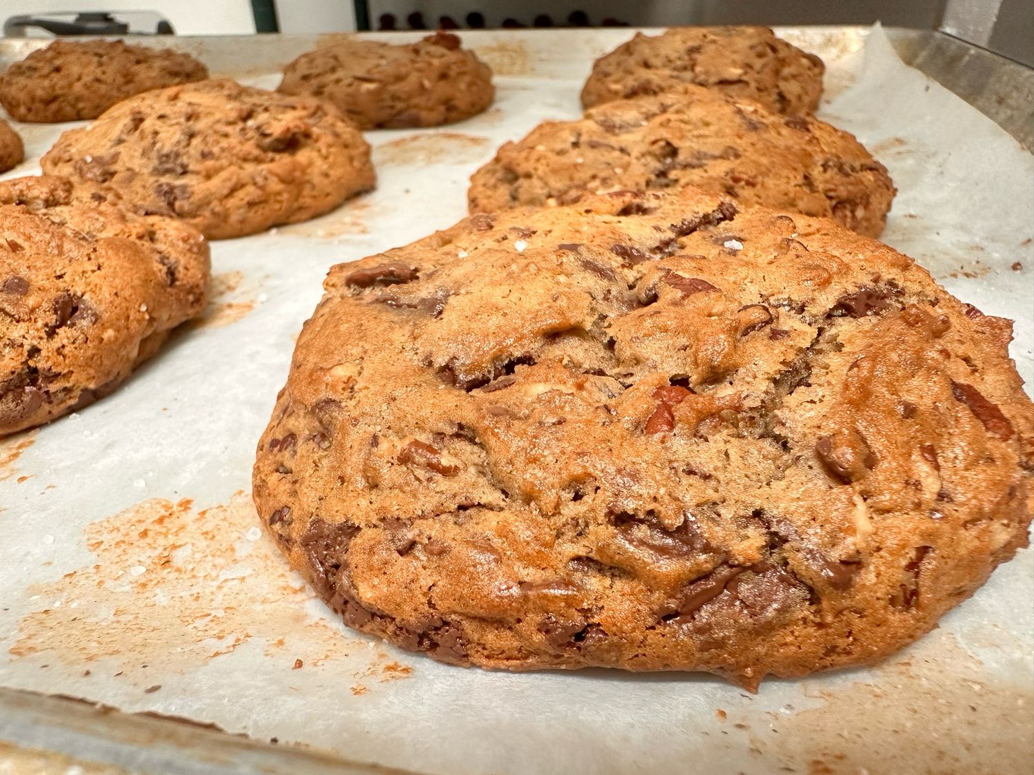 6 Chocolate Chunk Walnut Cookies