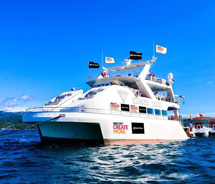 SUNSET YACHT PARTY