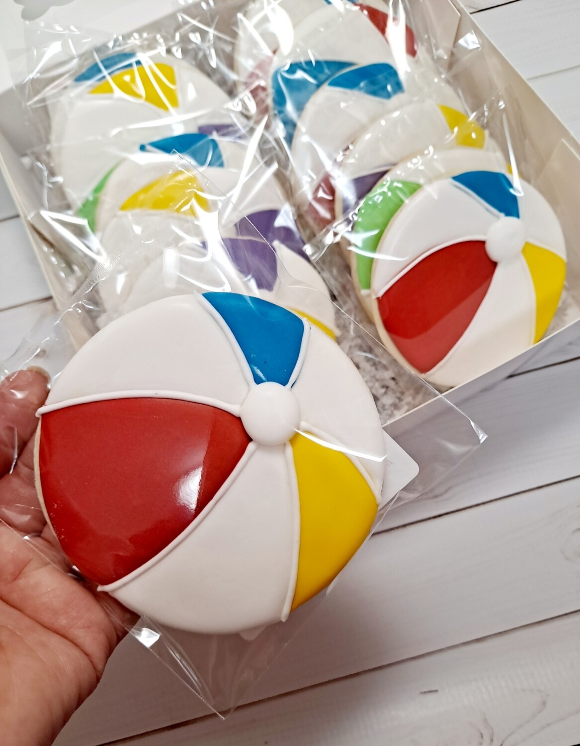 Beach ball Sugar Cookie - Vanilla Beach ball Sugar Cookie - Vanilla