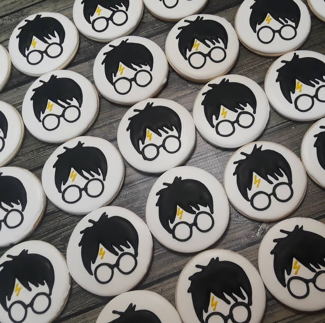 Harry Potter Decorated Sugar Cookie 1 Dozen Harry Potter Decorated Sugar Cookie 1 Dozen