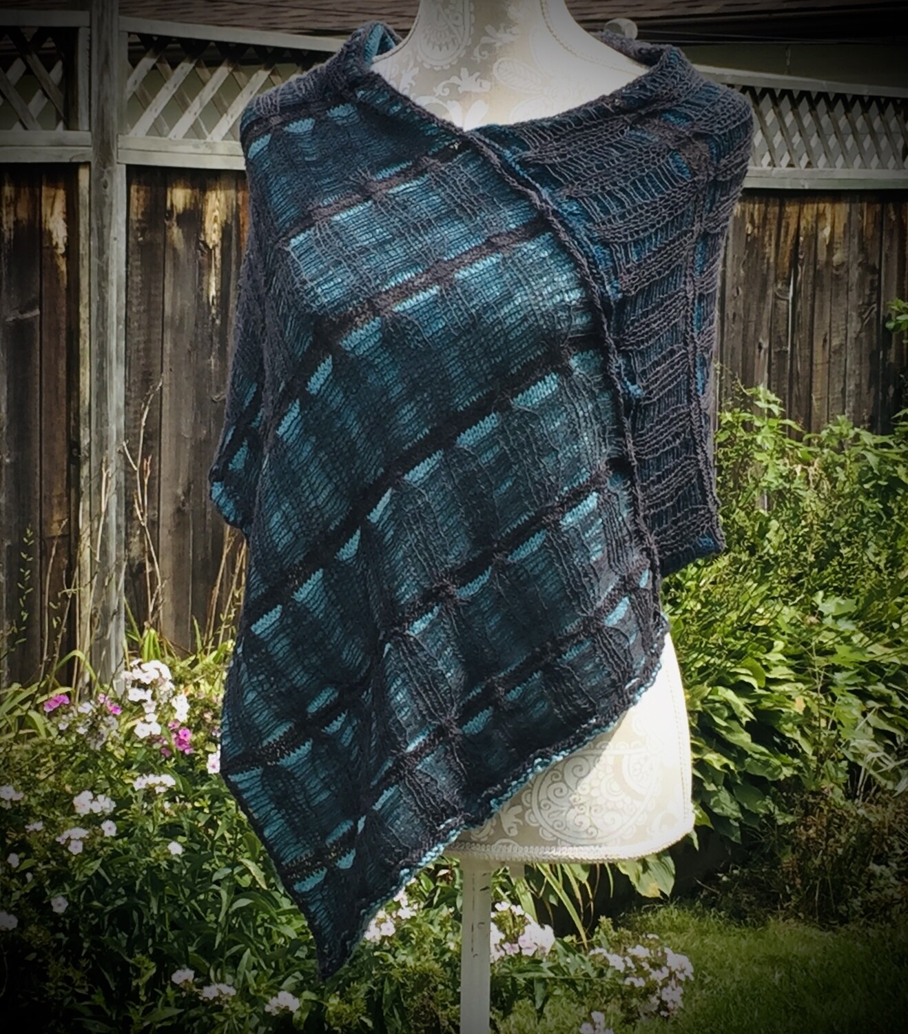 Hand Knit: Midnight Ombre' Poncho Pattern