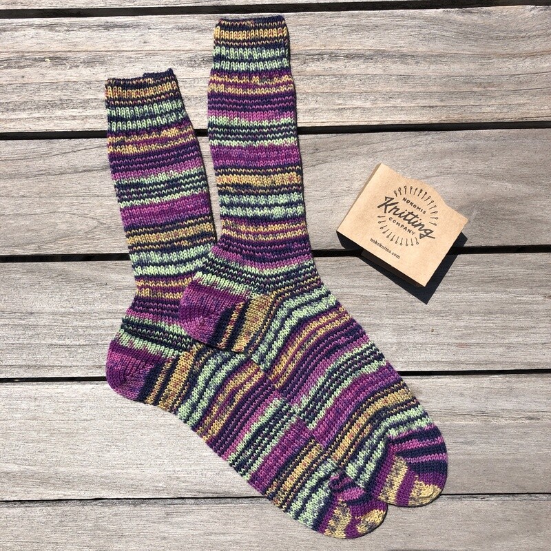 Men's Crew Socks Size 8 to 9 - Fuchsia