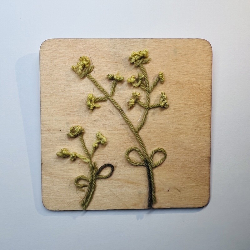 Spring Flower Buds Wall Hanging - Yarn Art 3.5"
