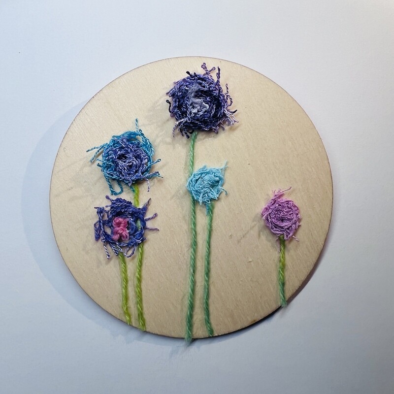 Spring Flower Pops Wall Hanging - Yarn Art 4"