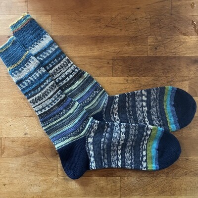 Men's Crew Socks Size 10 to 11 Blues, greens, black - Mismatched