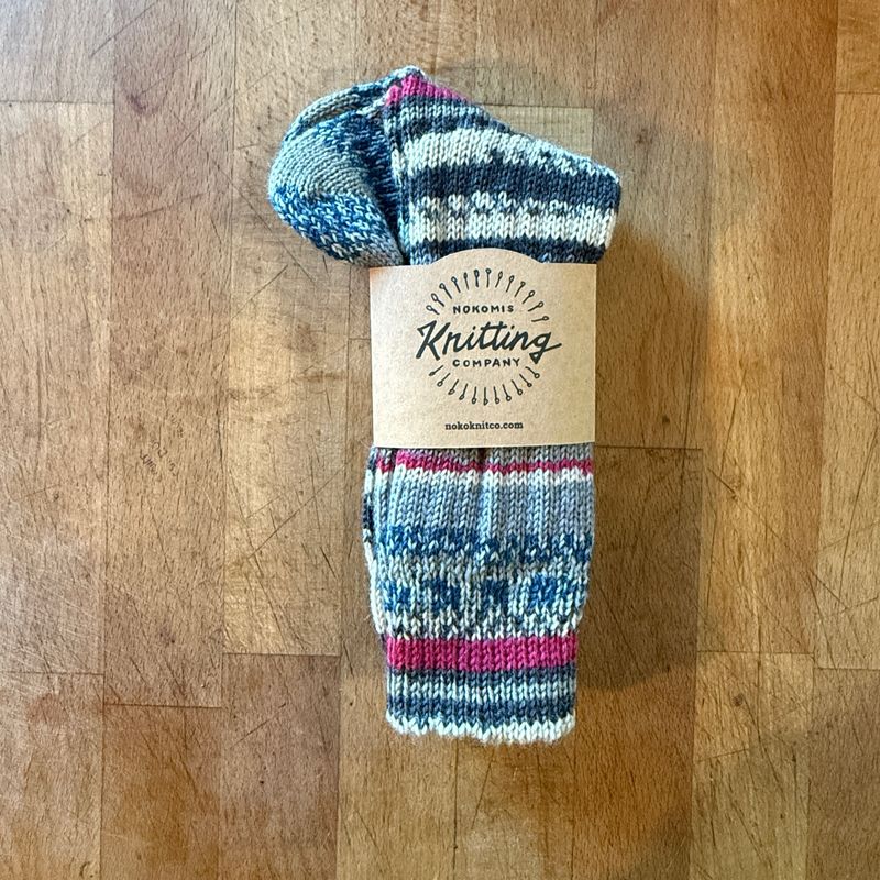 Woman's Crew Sock Size 6-7 Avio Ice Castle Stripes