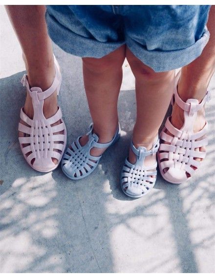 Slippers en Waterschoenen