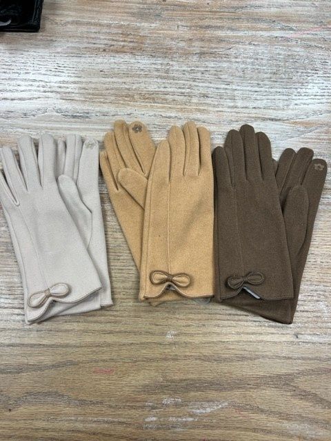 Knit Touchscreen Gloves w/ Bow