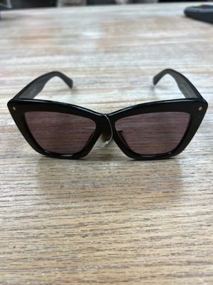 Sunglasses w/ Black Pouch