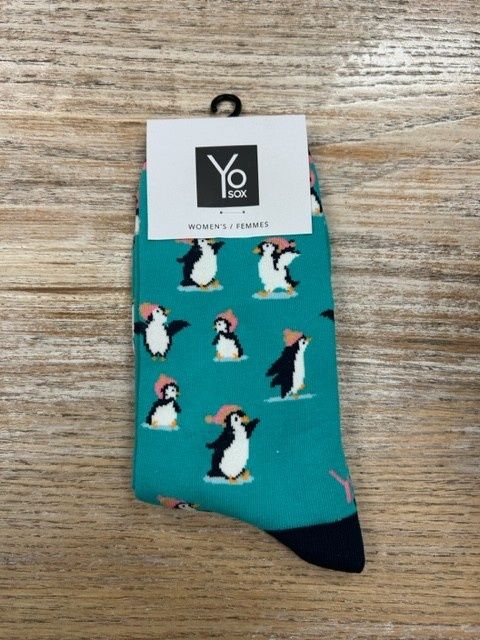 Women&#39;s Crew Socks- Chill Penguins