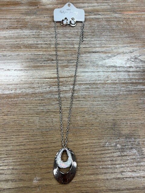Long Silver Oval Pendants Necklace