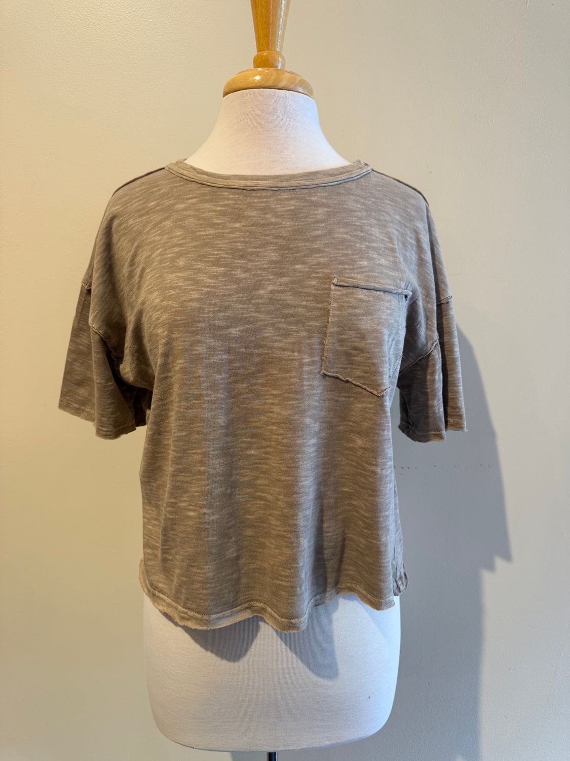 Saige Exposed Hem Crop Top