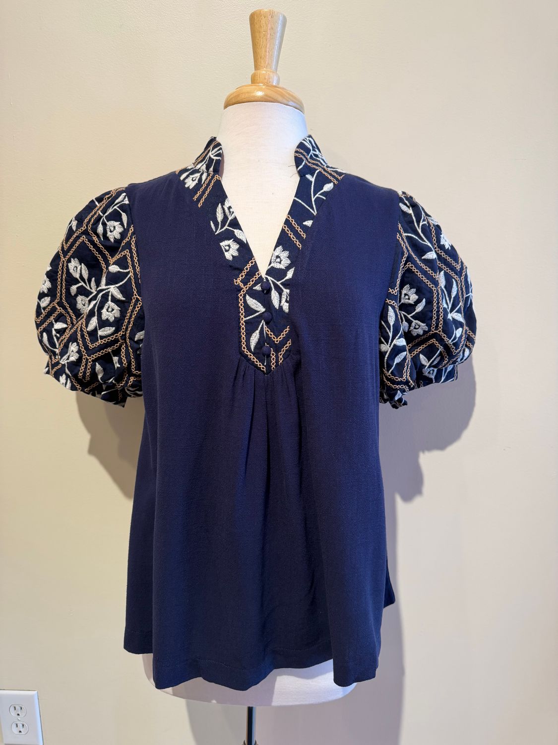 Yara Navy Embroid Sleeves Shirt