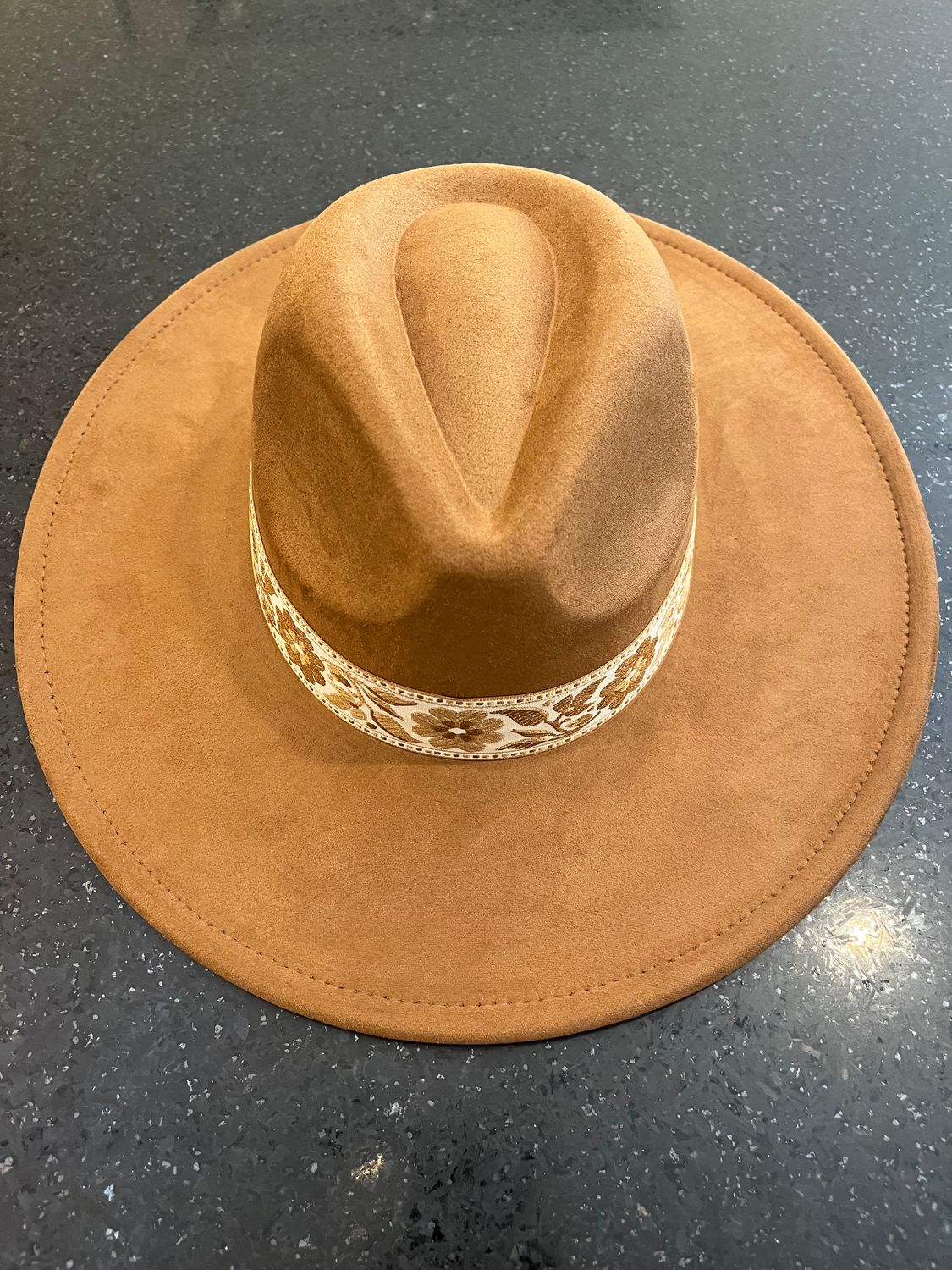 Wide Brim Felt Fedora Floral Band, Color: Brown