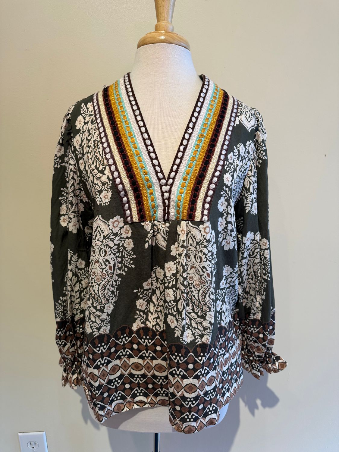 Millie Multi Print V-Neck LS