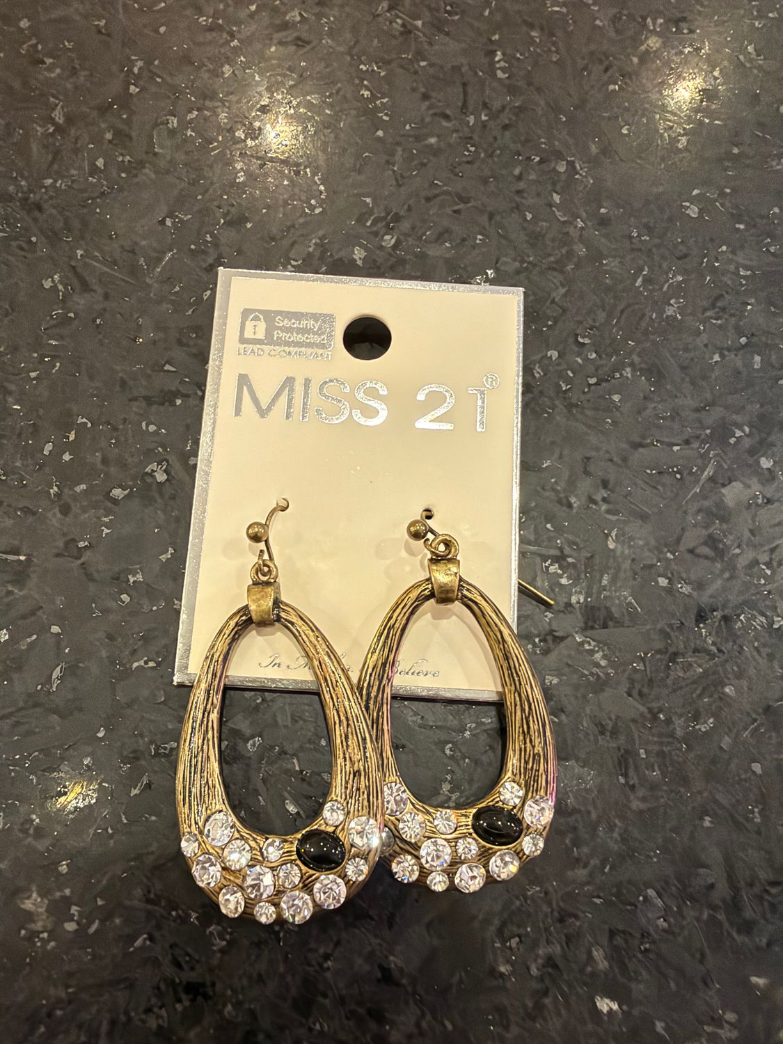 Gold Earrings Oval w/ Stones