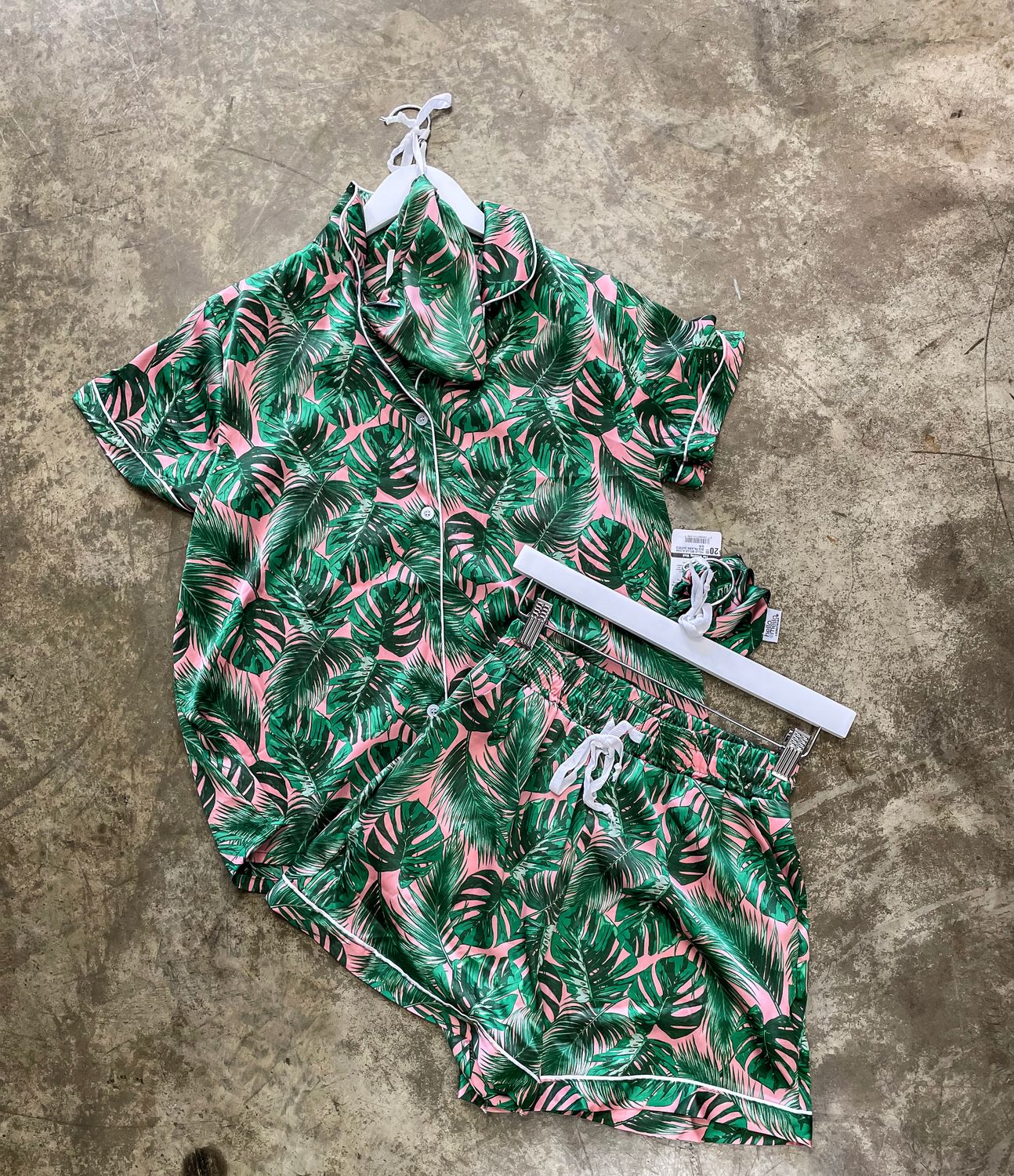 HELLO MELLO ALOHA BED PAJAMA SHORTS