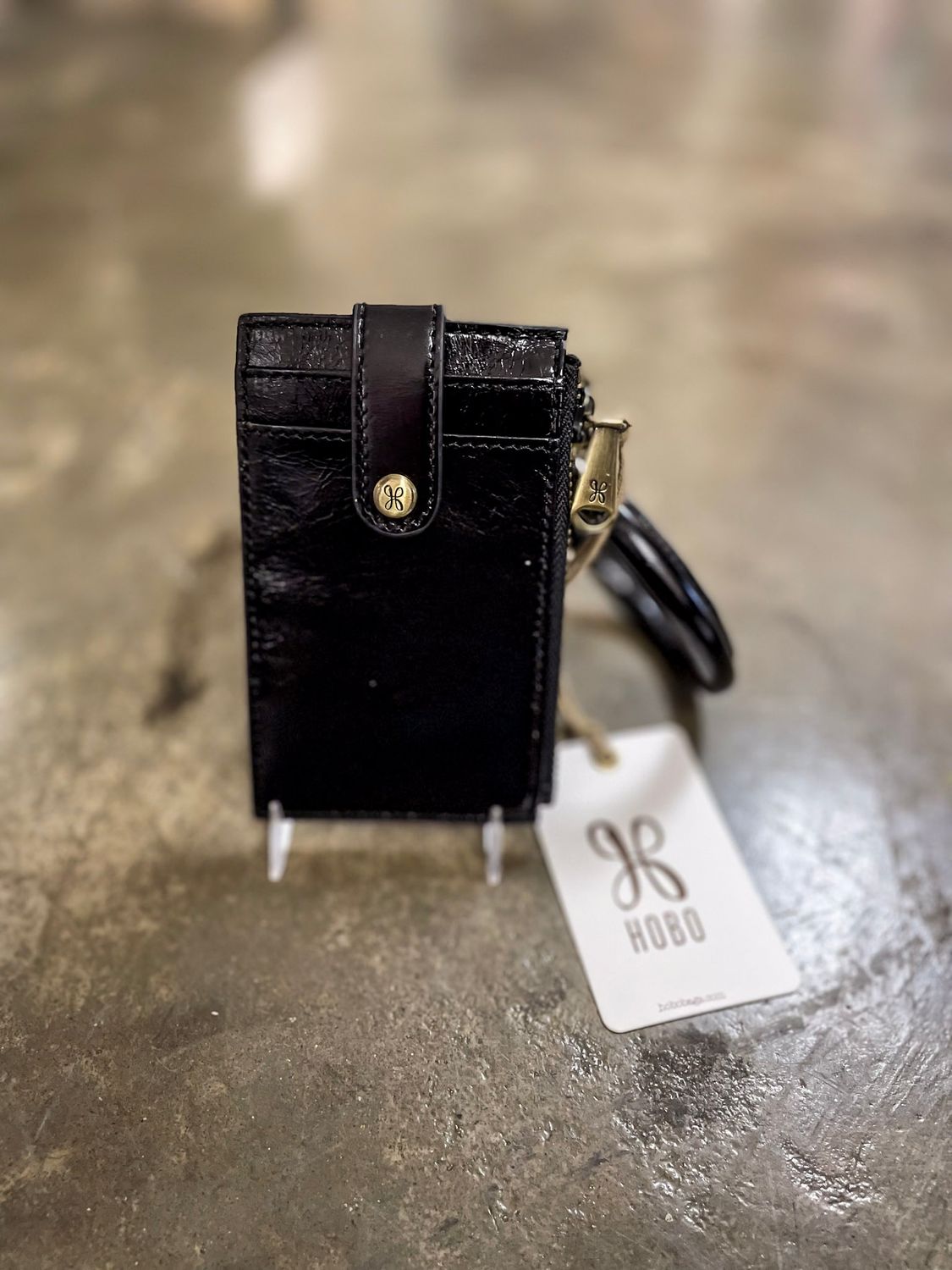 RING CREDIT CARD WRISTLET BLACK