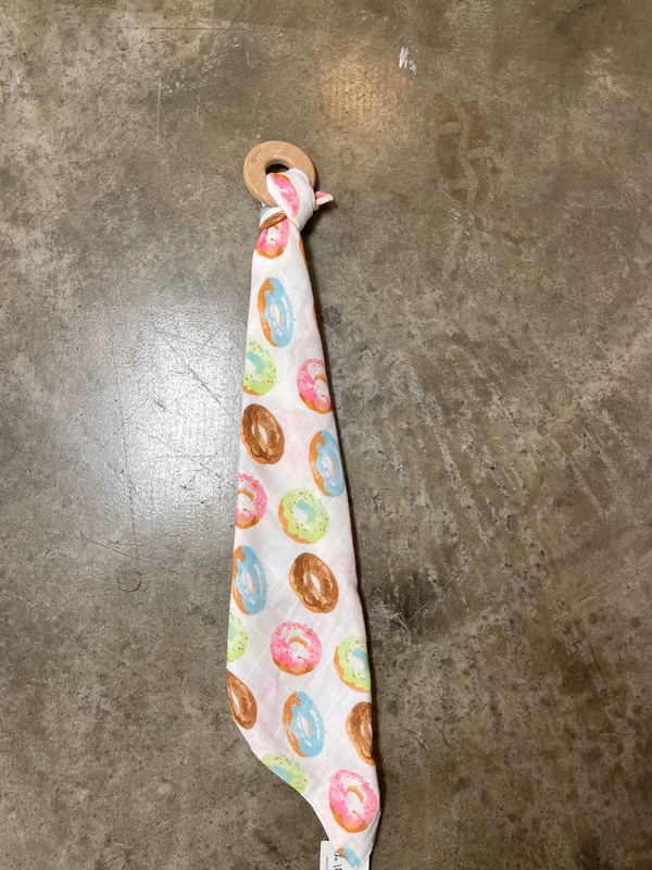 DONUT TEETHER AND CUDDLER