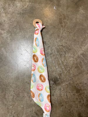 DONUT TEETHER AND CUDDLER
