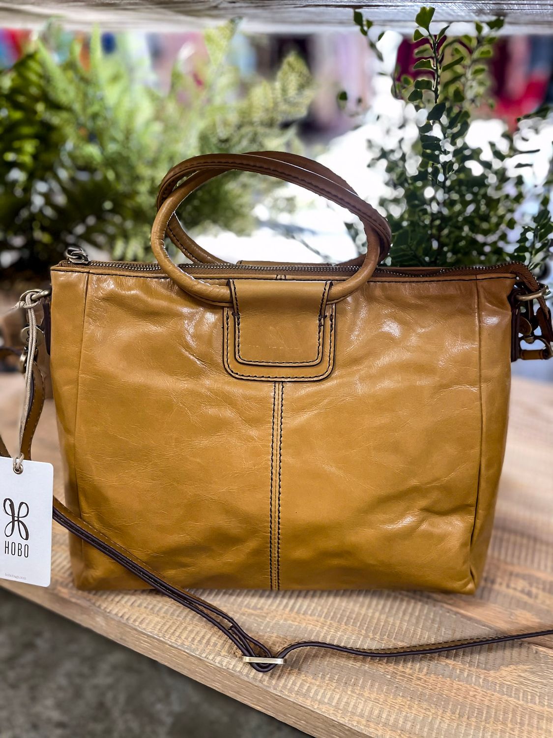 HOBO SHEILA MEDIUM SATCHEL - NATURAL
