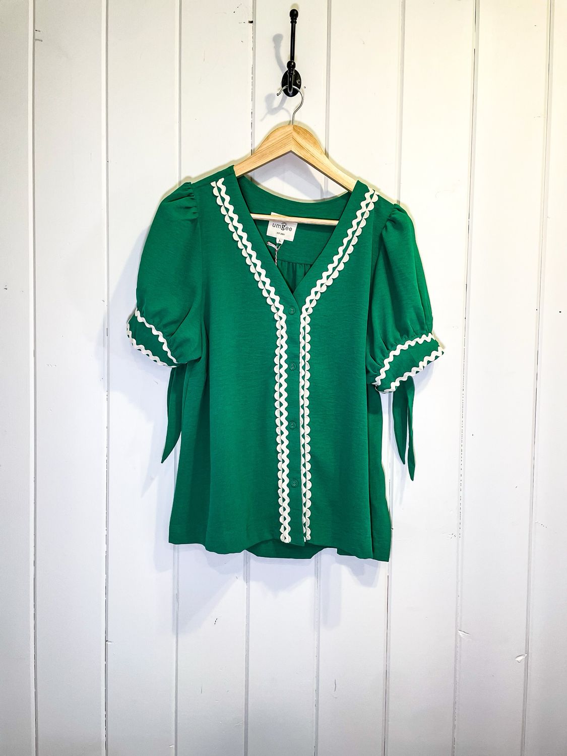 RICK RACK DETAIL TOP