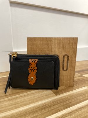 TABBY ZIP MEDIUM WALLET - BLACK