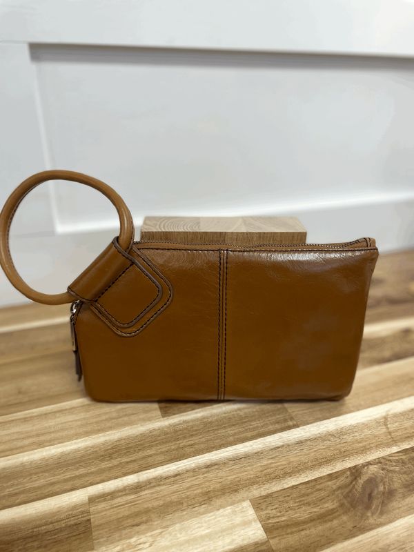 Sable Wristlet (truffle)