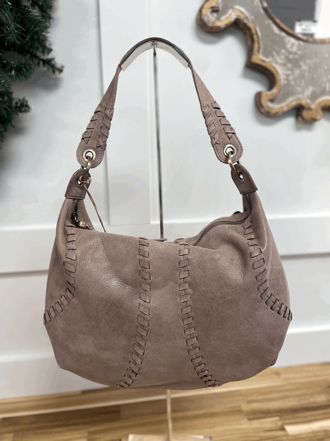 Opal Shoulder (hazel)