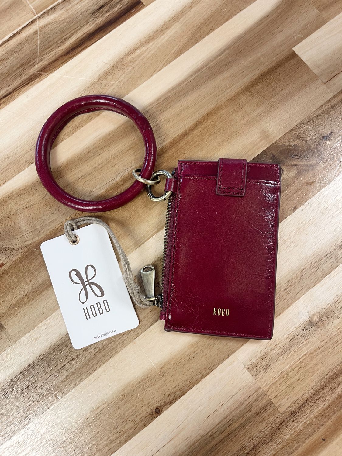 Ring Credit Card Wristlet (saddle berry)