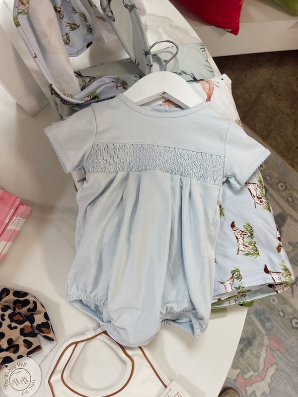 ESSENTIALS SOLID SMOCKED BUBBLE