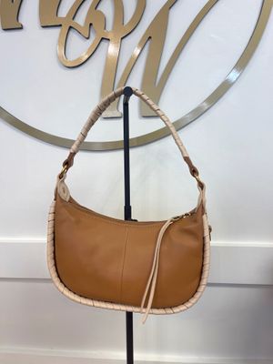 MIA CRESCENT SMALL (warm cashew)