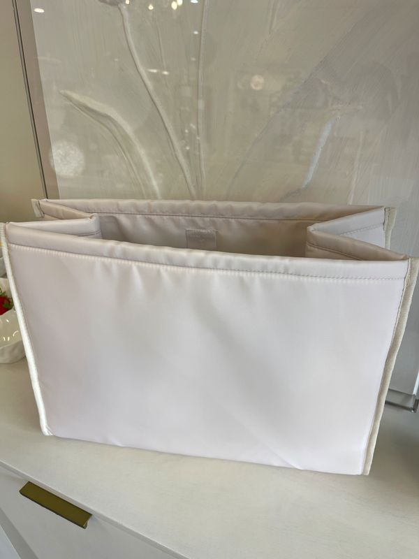 Case-Mate Jelly Tote Organizer 