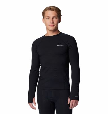 Men&#39;s baselayer tops, made from moisture-wicking and thermal materials, feature flatlock seams and stretchable fabric.